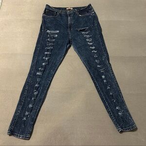 Judy Blue - Made in USA - Distressed Skinny Jegging Jeans - Women’s Size 2XL